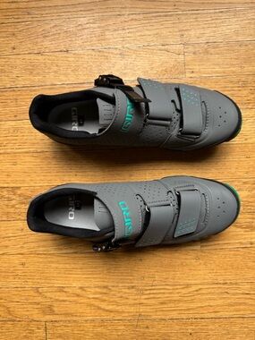 Giro unisex Cycling Shoes in Gray with Teal Accents